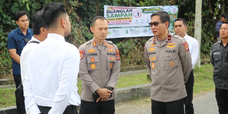 Didampingi Kapolres Badung, Wakapolda Bali dan Tim Labfor Sisir TKP Penemuan Mr. X di Abiansemal